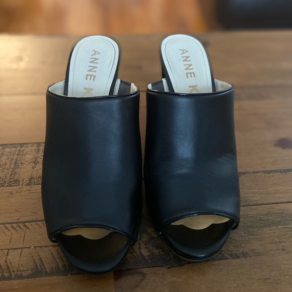 Anne Klein Peep toe heeled slide sandals.Block heel. Size 7.5 (runs small). - Picture 3 of 4